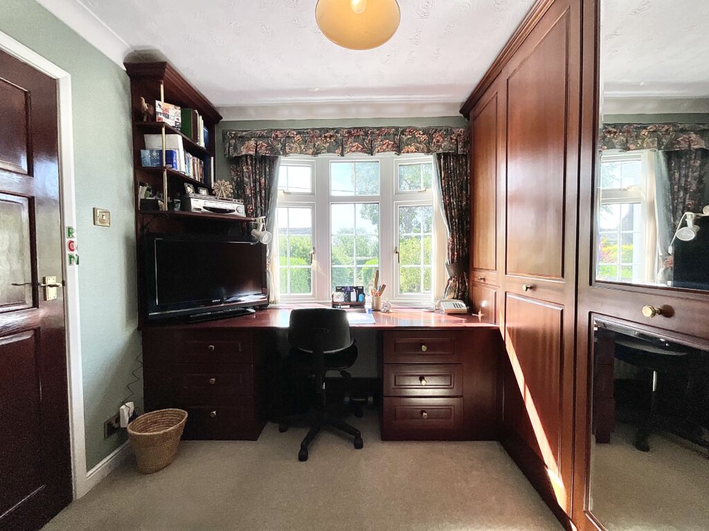 Giles Close, Cheadle, ST10