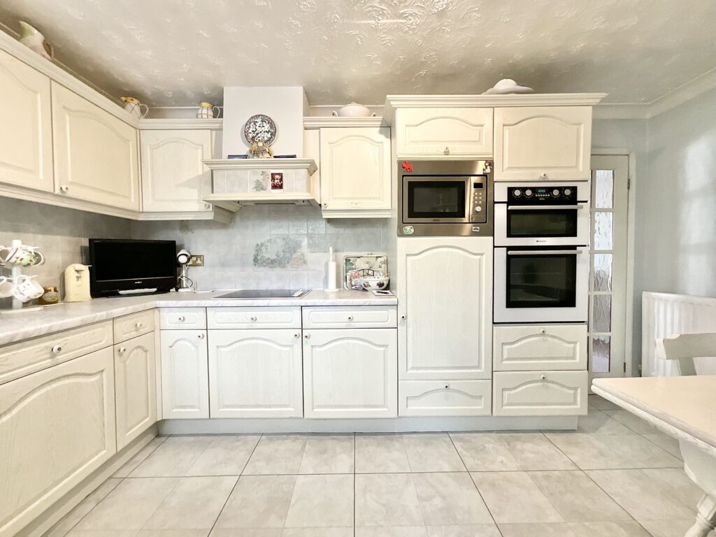 Giles Close, Cheadle, ST10