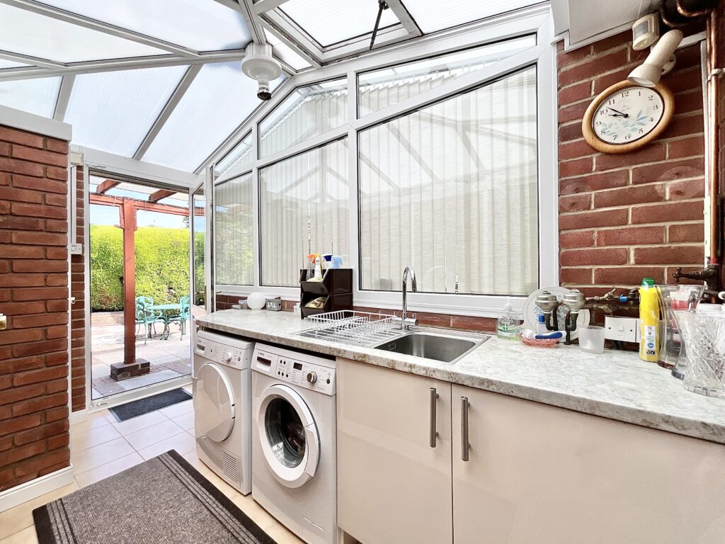 Giles Close, Cheadle, ST10