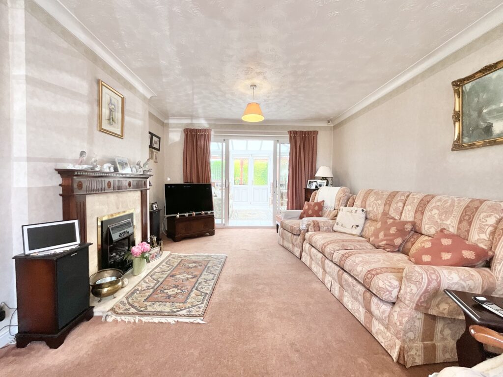 Giles Close, Cheadle, ST10