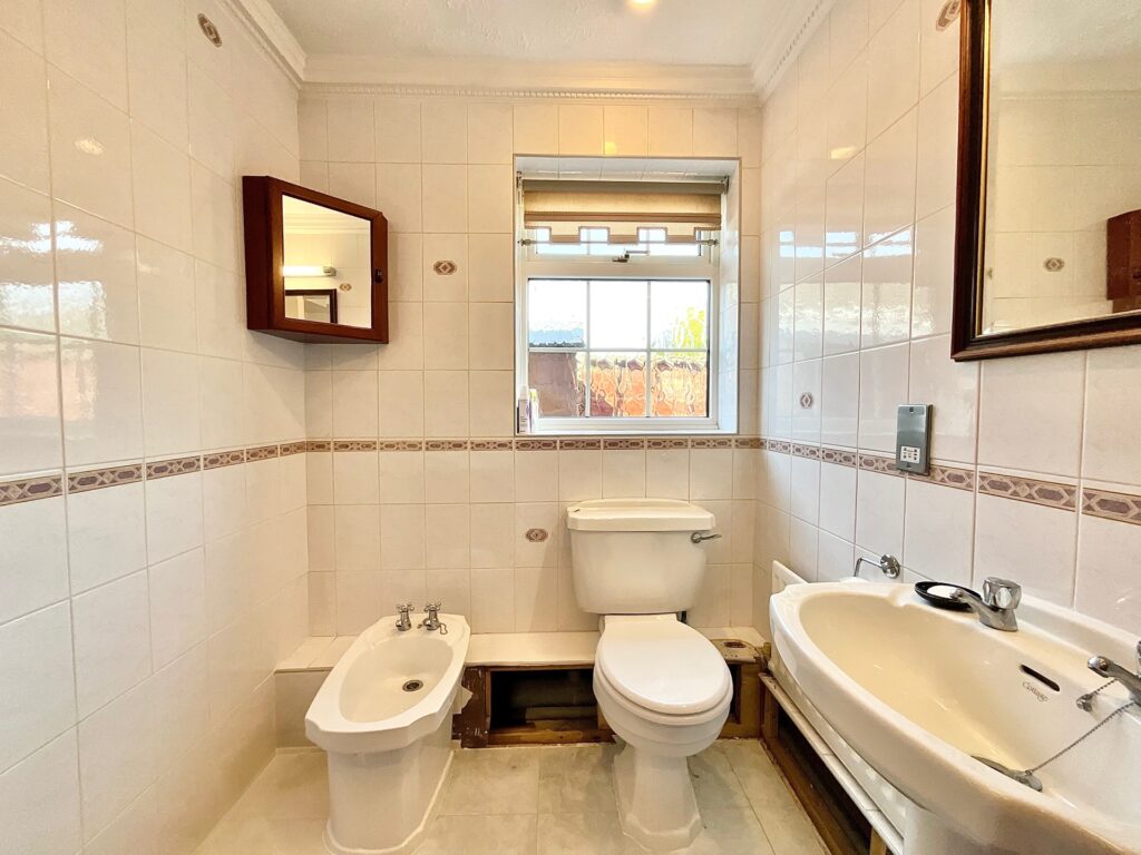 Giles Close, Cheadle, ST10