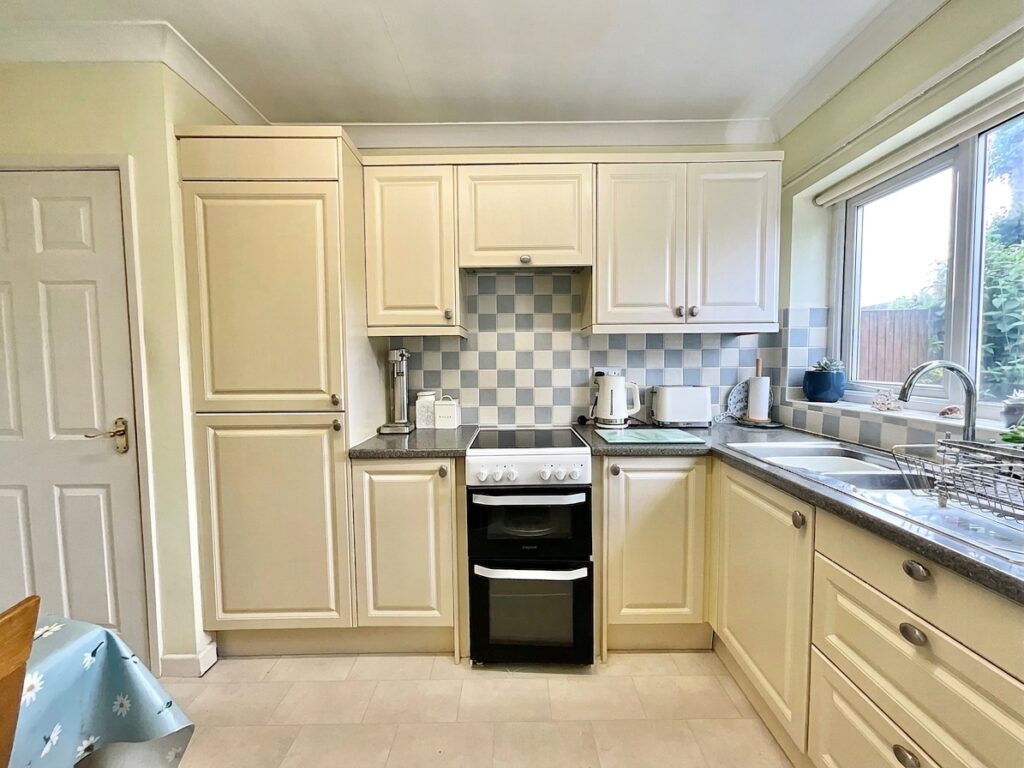 Yarnfield Close, Stoke-On-Trent, ST3