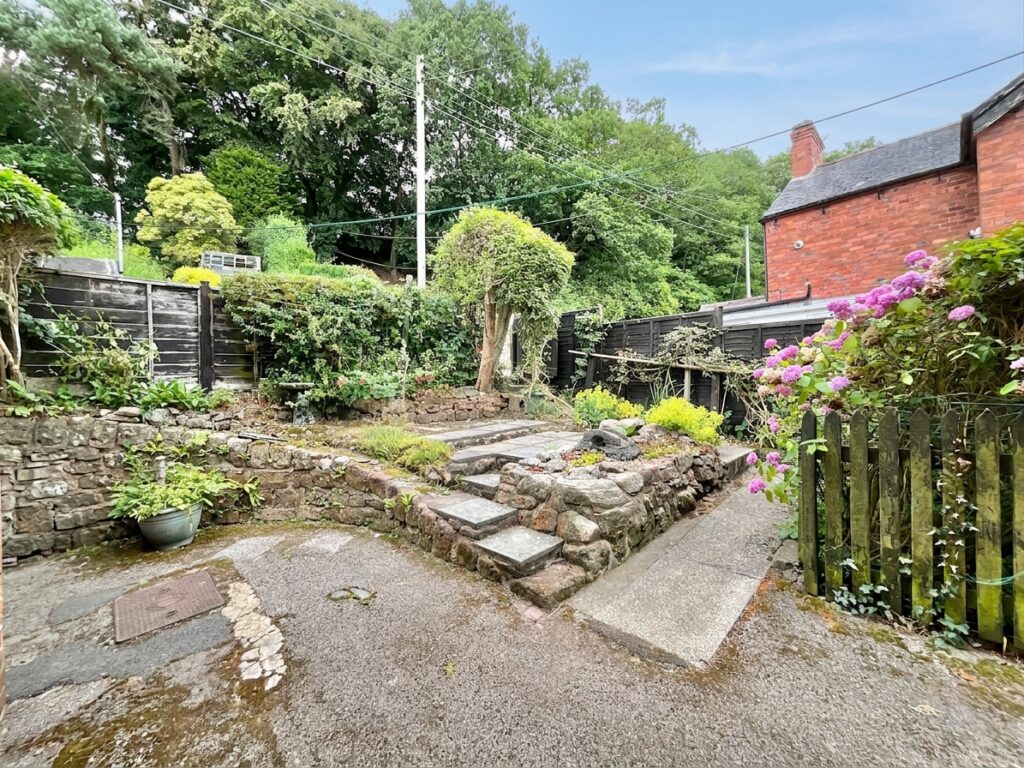 Foxt Road, Foxt, ST10
