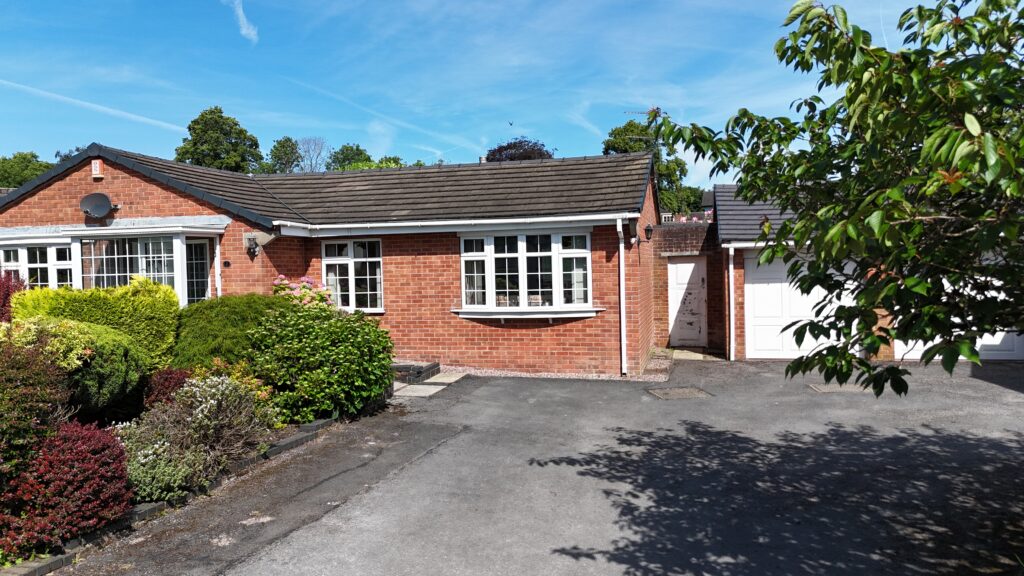Giles Close, Cheadle, ST10