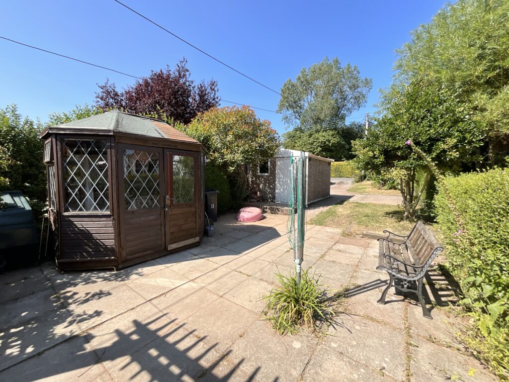 Uttoxeter Road, Draycott, ST11