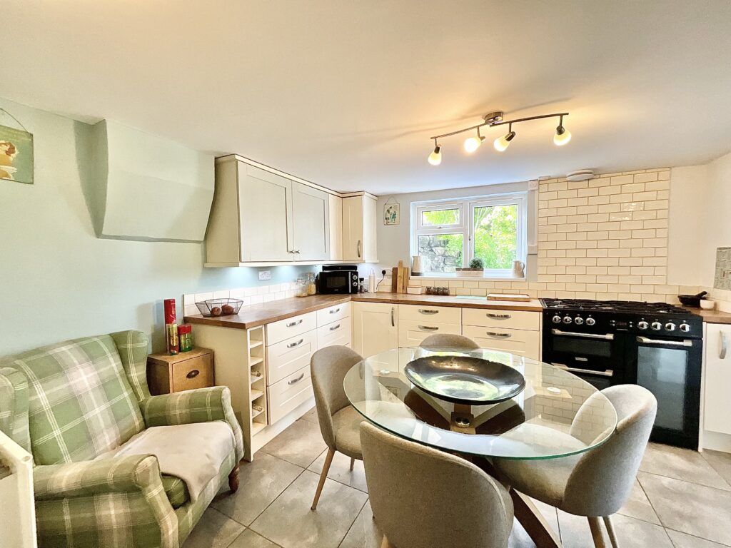 High Street, Dilhorne, ST10