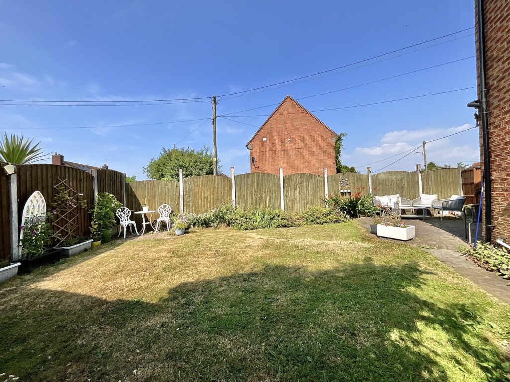 High Street, Dilhorne, ST10
