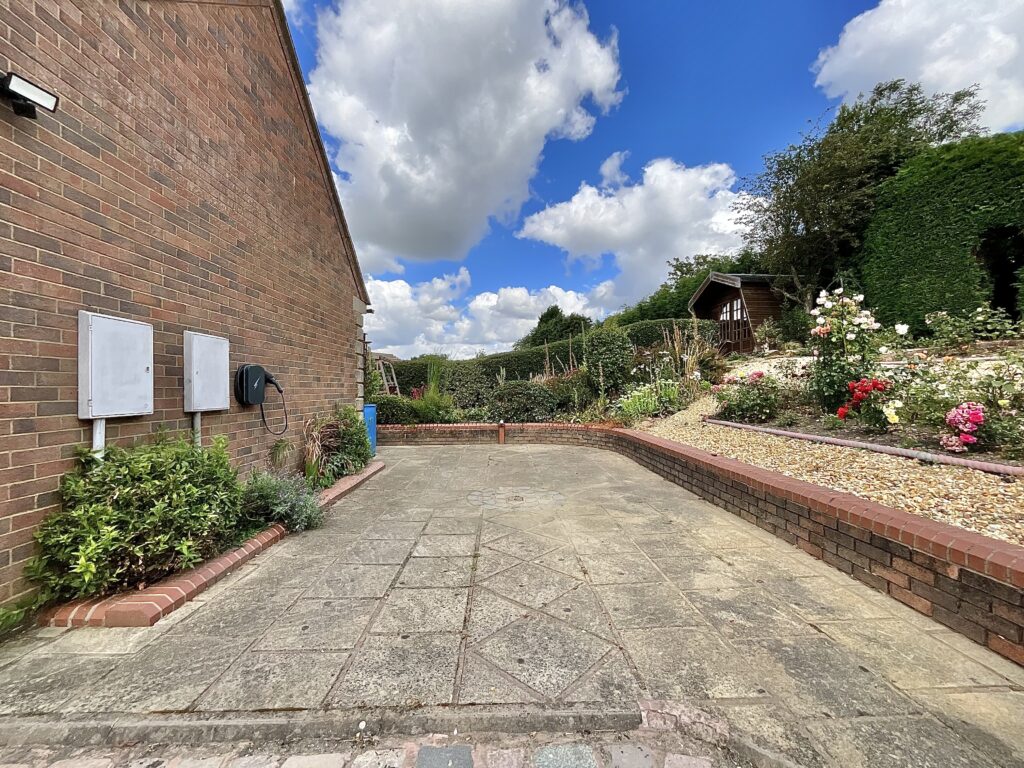 Sunnyside, Kingsley, ST10