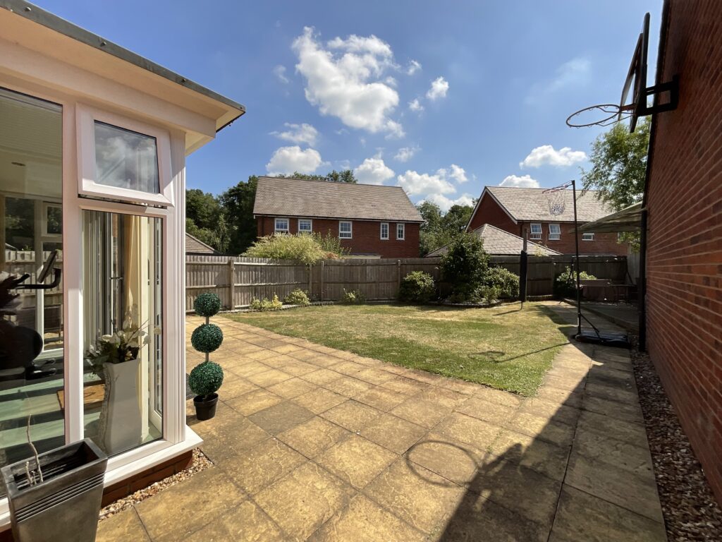 Aurora Gardens, Barlaston, ST12