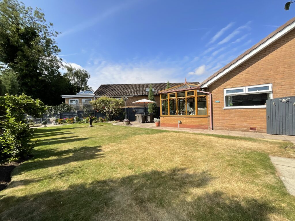 Meadow Way, Stone, ST15