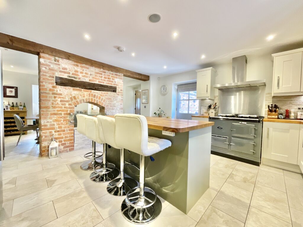 Aston, Aston Manor Barns, TF9