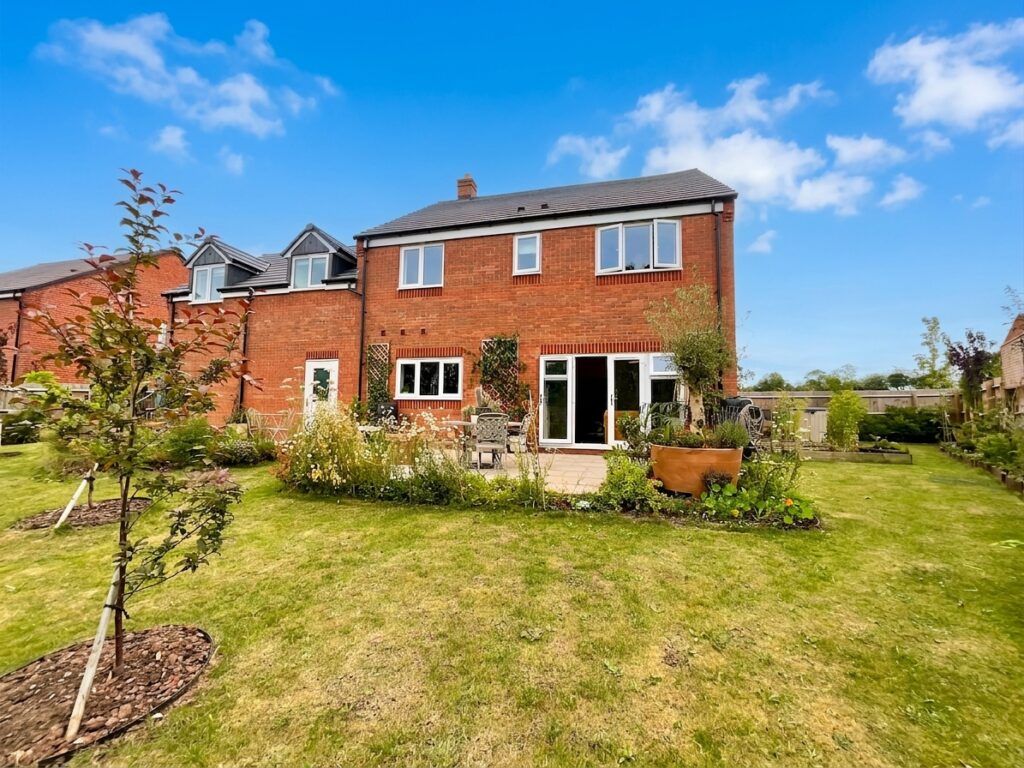 Clifford Place, Great Haywood, ST18