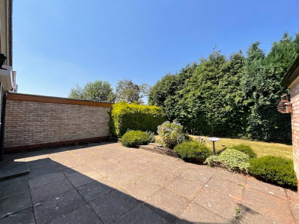 Friars Avenue, Stone, ST15