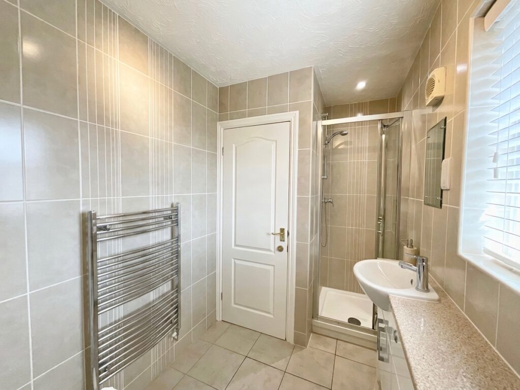 Meadowbank Avenue, Weston, ST18