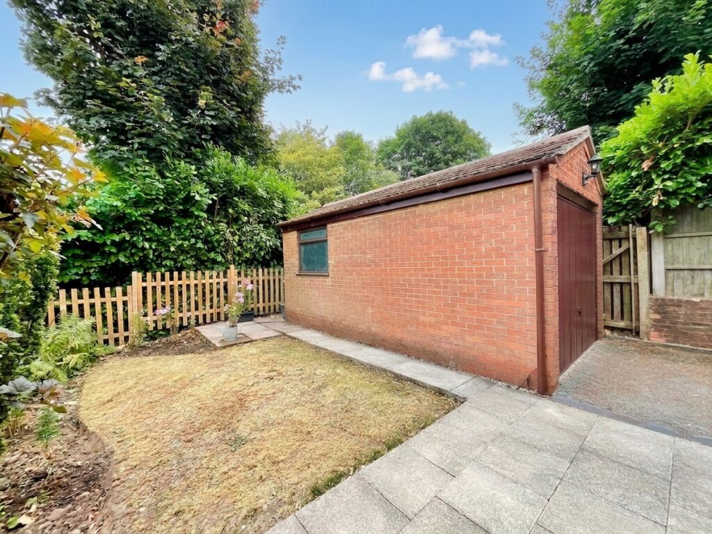 Highview Road, Fulford, ST11