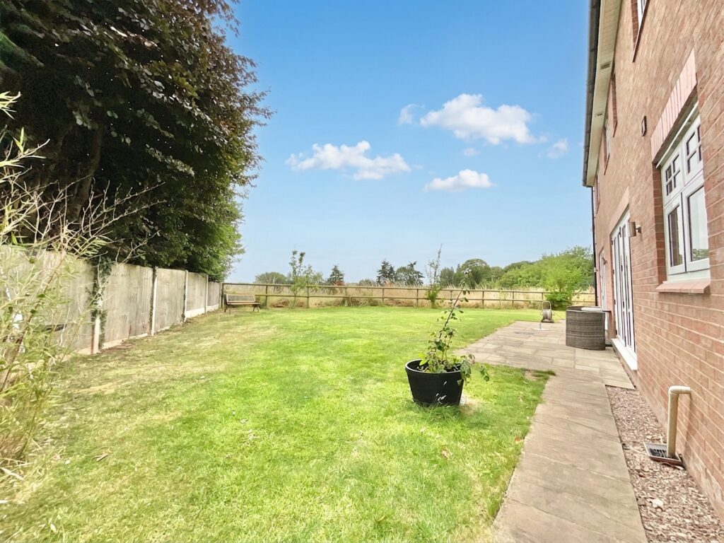 Stafford Road, Gnosall, ST20