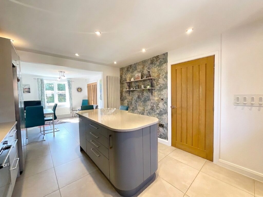 Tittensor Road, Tittensor, ST12