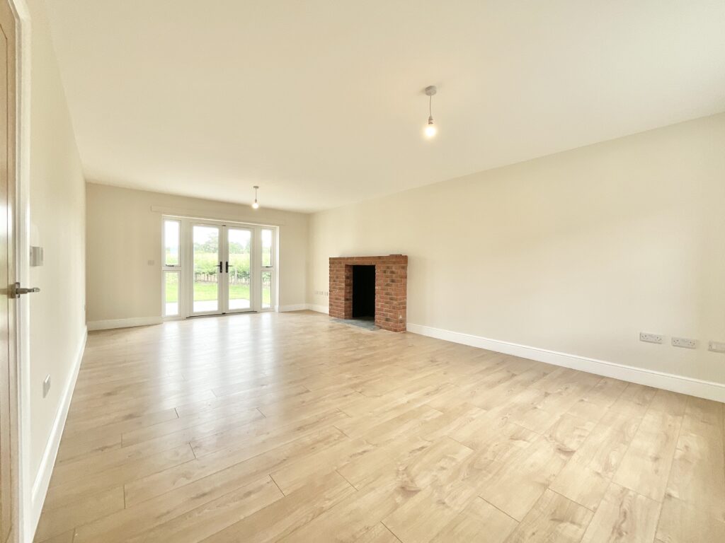 Stafford Road, Woodseaves, ST20