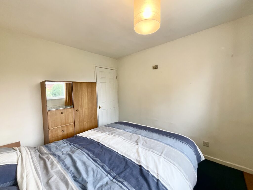 Avon Grove, Stone, ST15