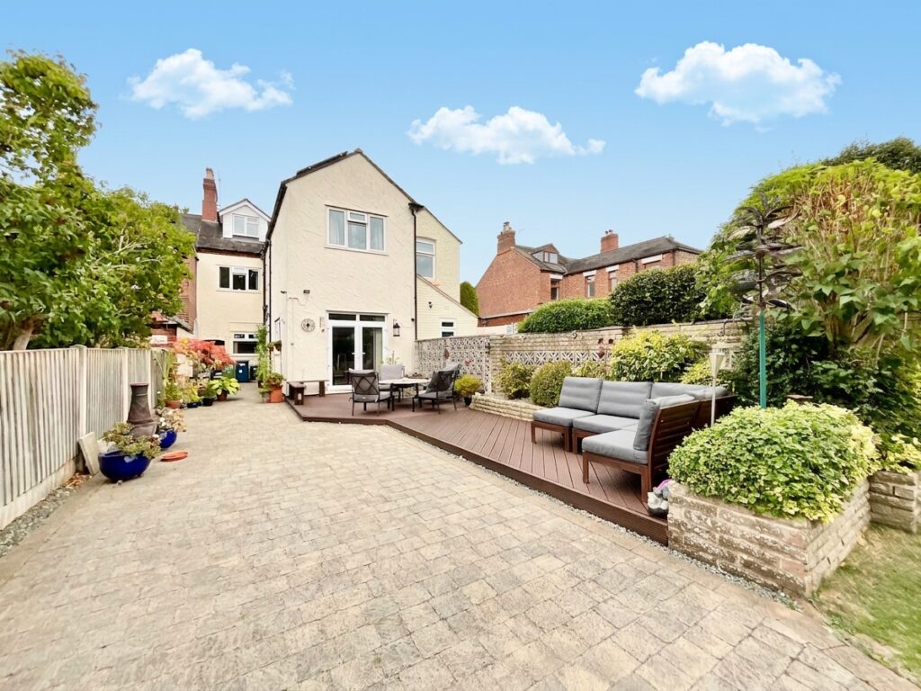 Berkeley Street, Stone, ST15