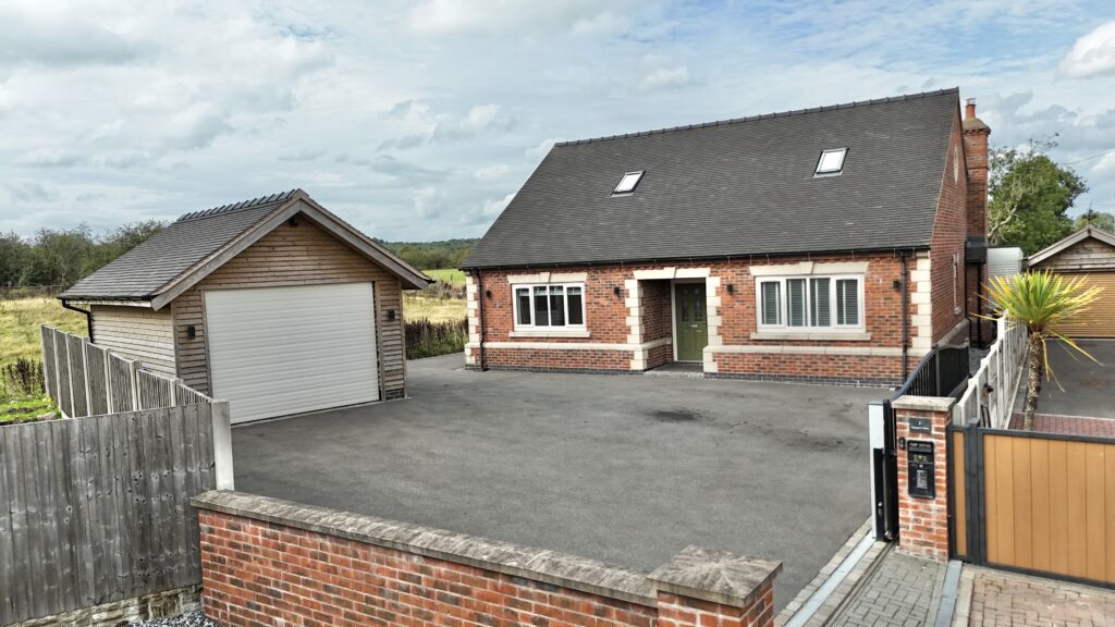 Moss Close, Dilhorne, ST10