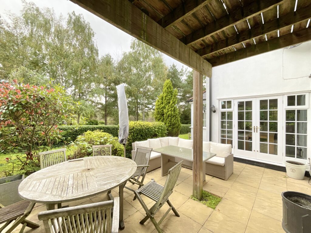 Kingswood Avenue, Weston, CW2