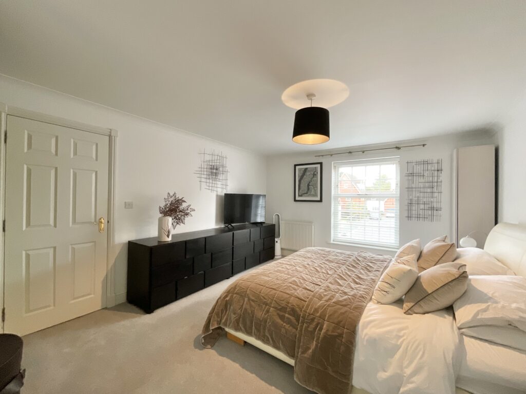 Kingswood Avenue, Weston, CW2