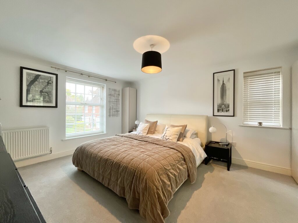Kingswood Avenue, Weston, CW2