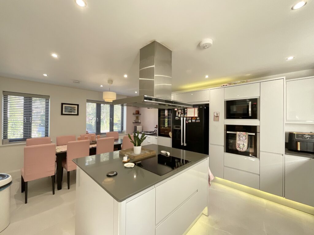 London Road, Woore, CW3