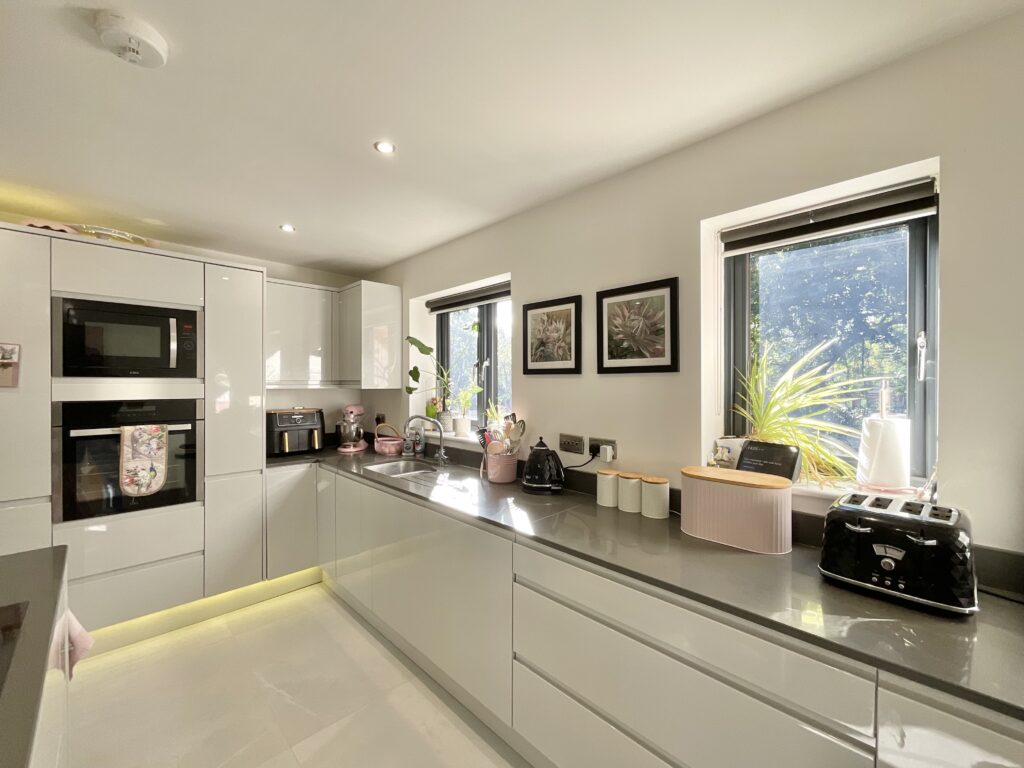 London Road, Woore, CW3