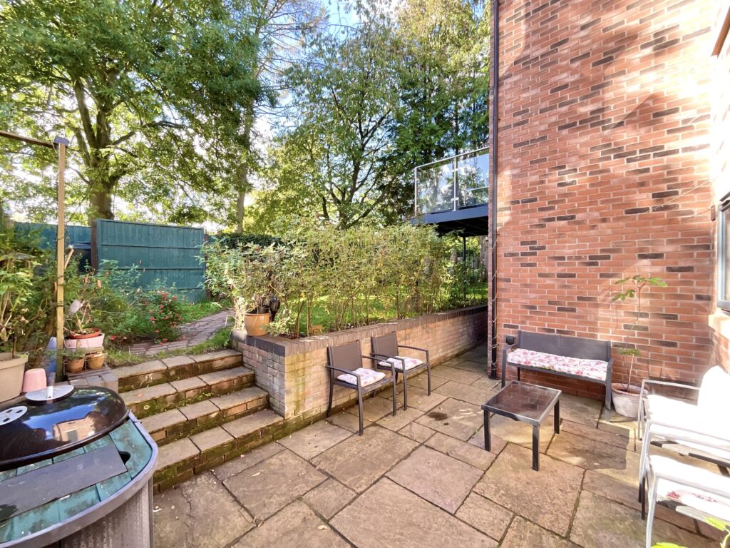 London Road, Woore, CW3
