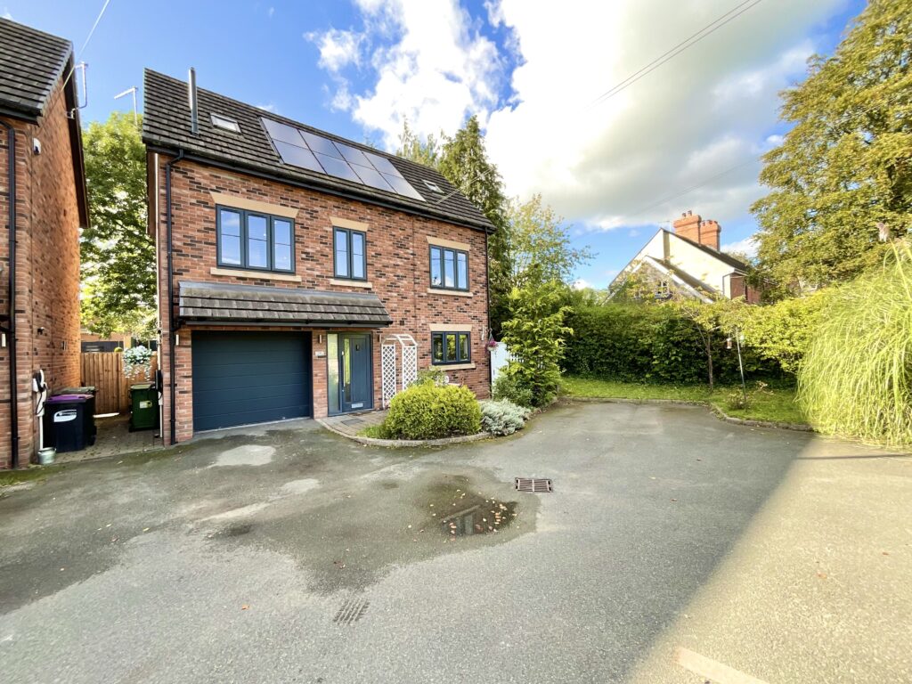 London Road, Woore, CW3