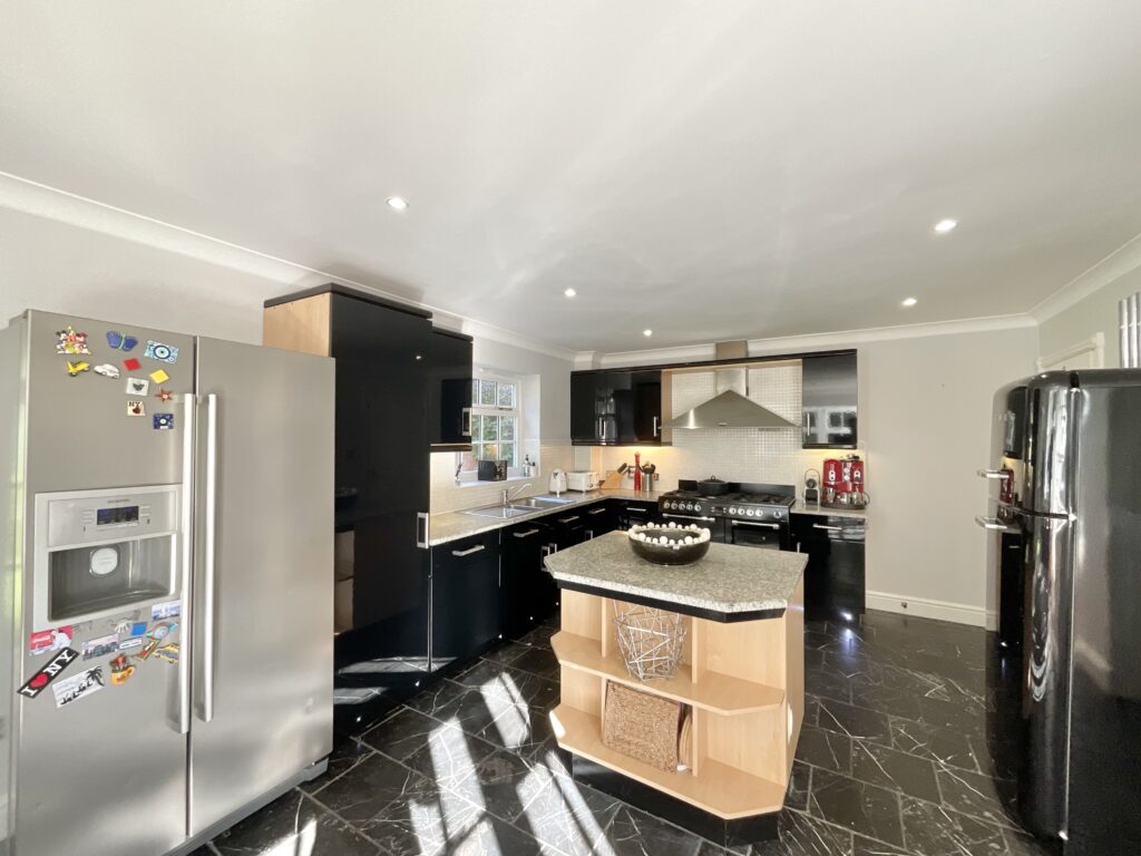 Kingswood Avenue, Weston, CW2