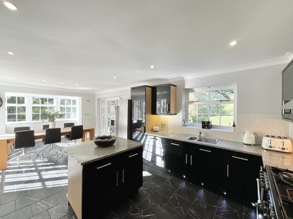 Kingswood Avenue, Weston, CW2