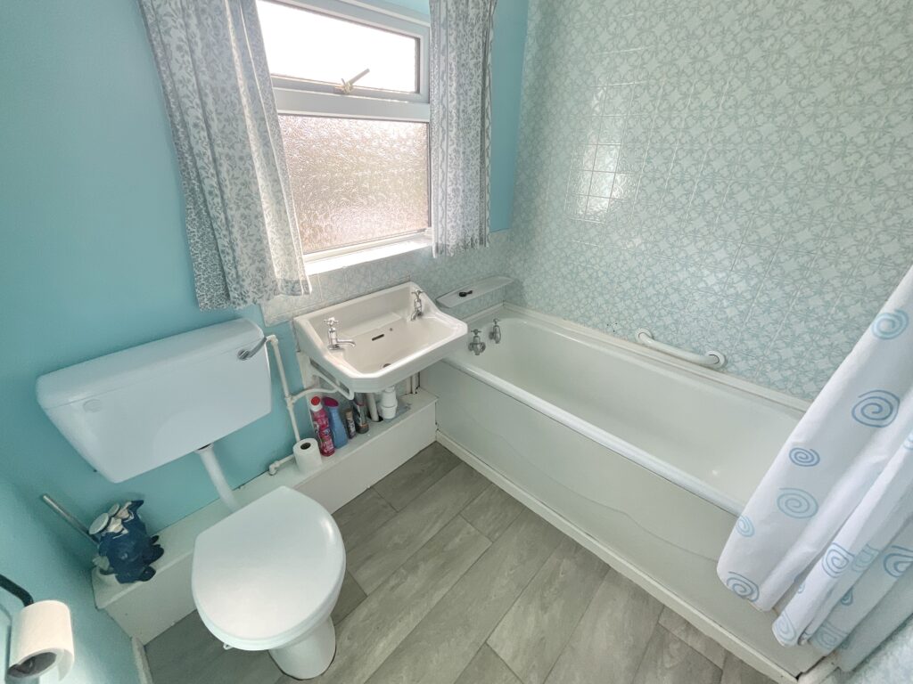Barthomley Crescent, Crewe, CW2