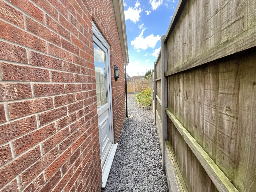 Kempton Grove, Cheadle, ST10
