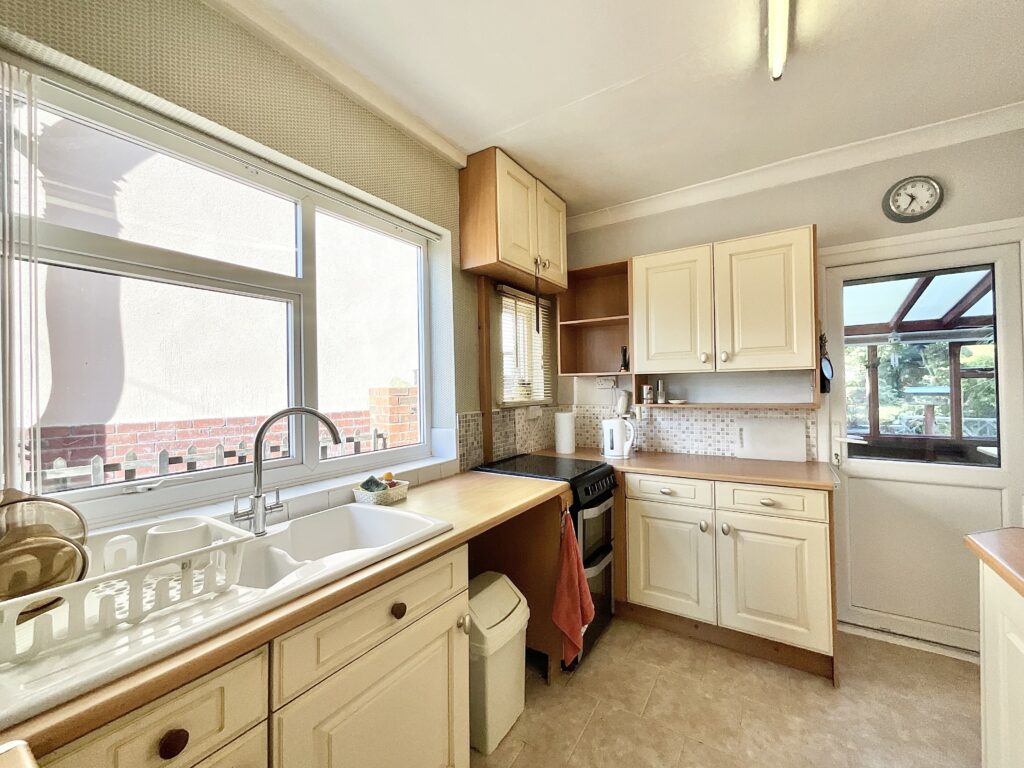 The Avenue, Cheadle, ST10