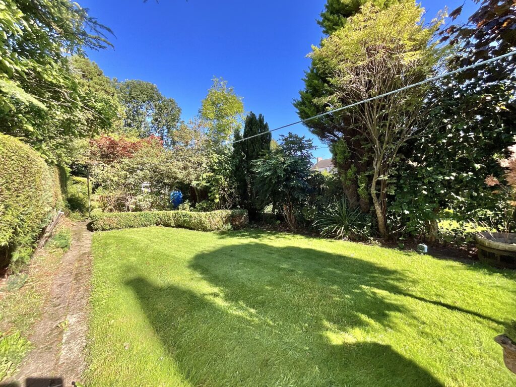 The Avenue, Cheadle, ST10