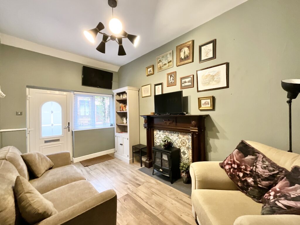 Queen Street, Cheadle, ST10