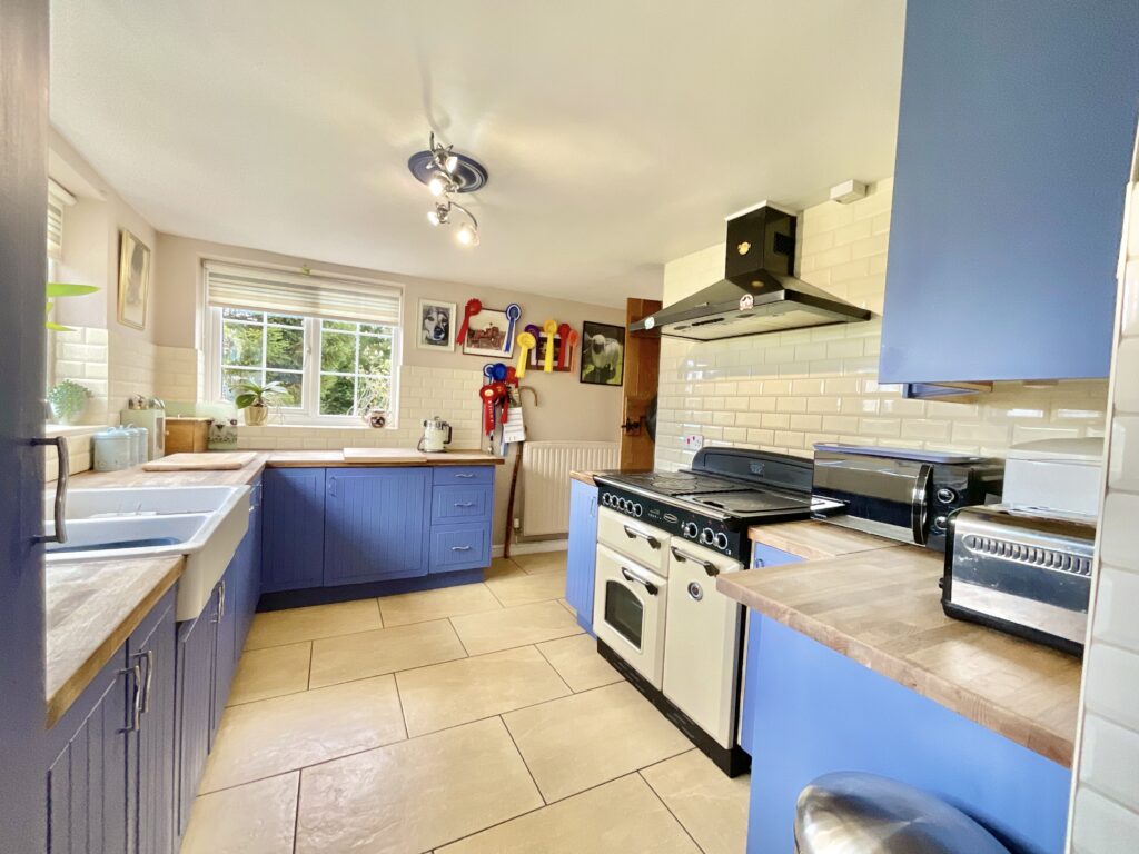 Heath Road, Bromstead, TF10