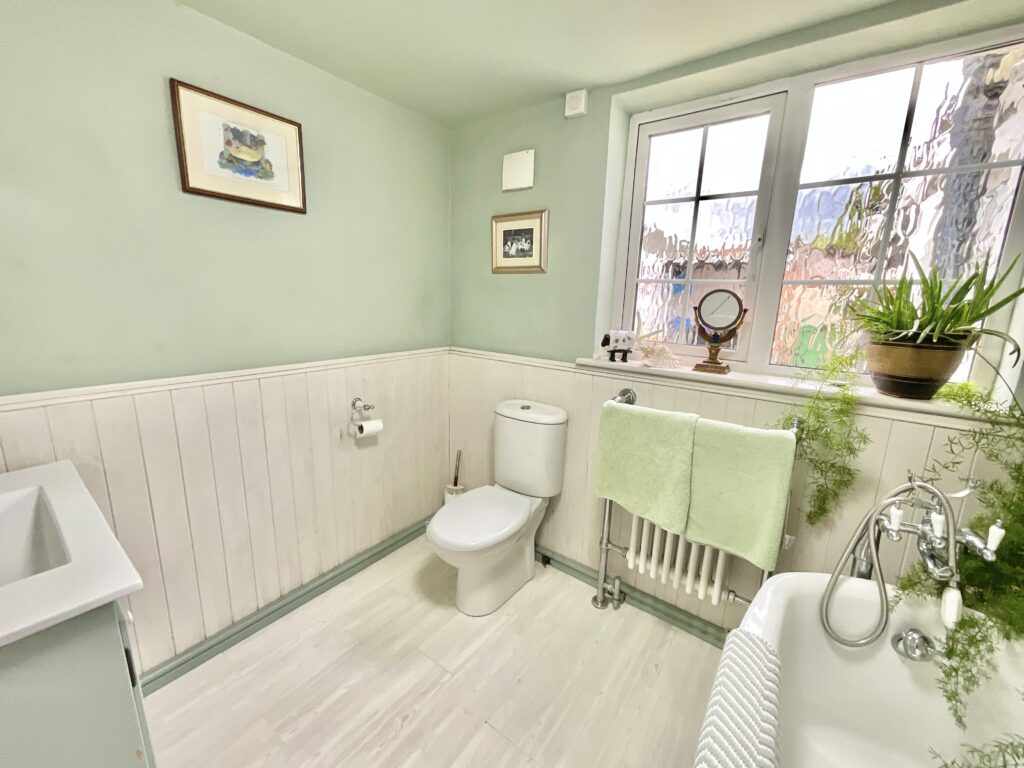 Heath Road, Bromstead, TF10