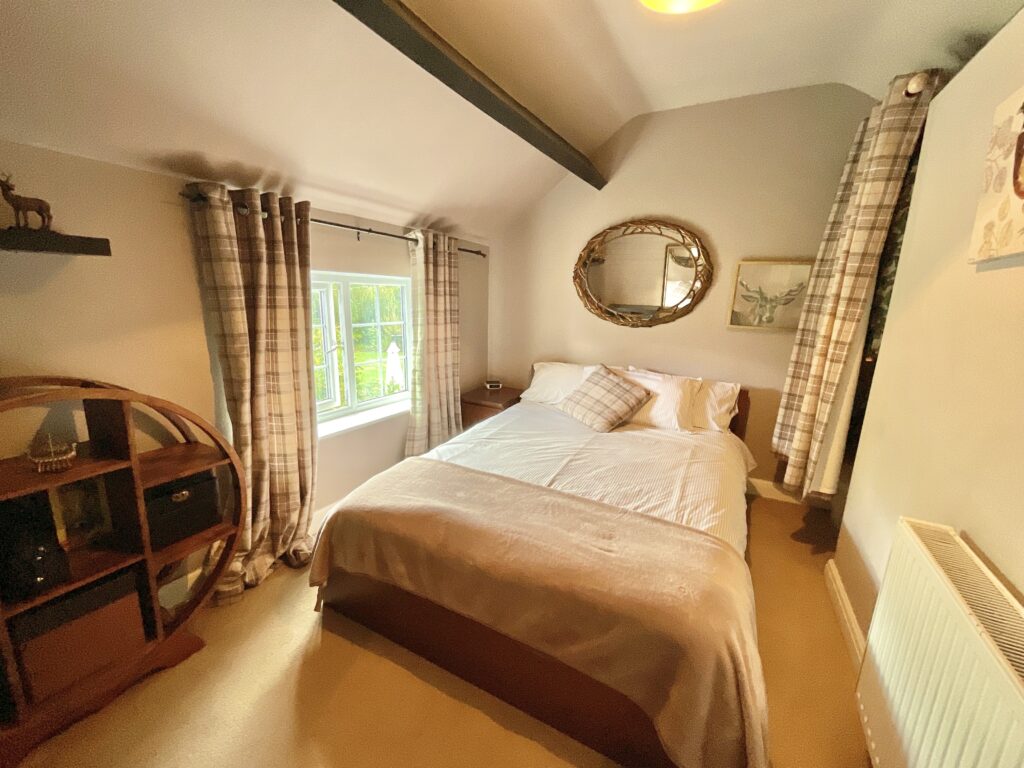 Heath Road, Bromstead, TF10
