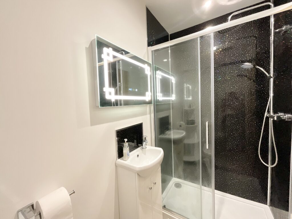 Queensville Avenue, Stafford, ST17