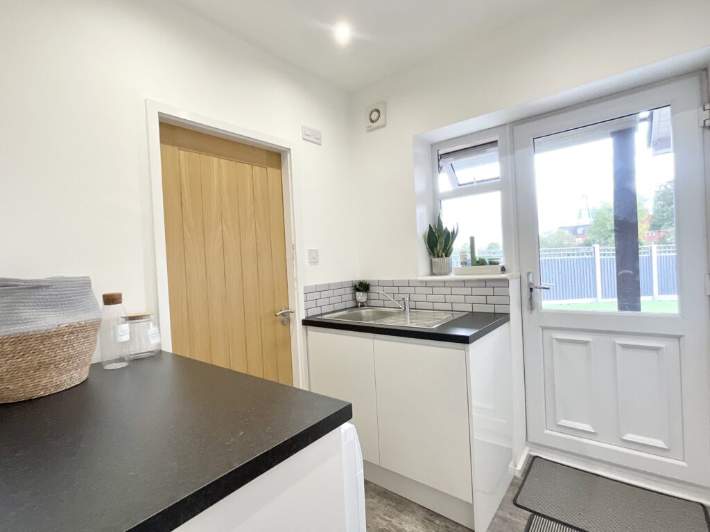 Queensville Avenue, Stafford, ST17