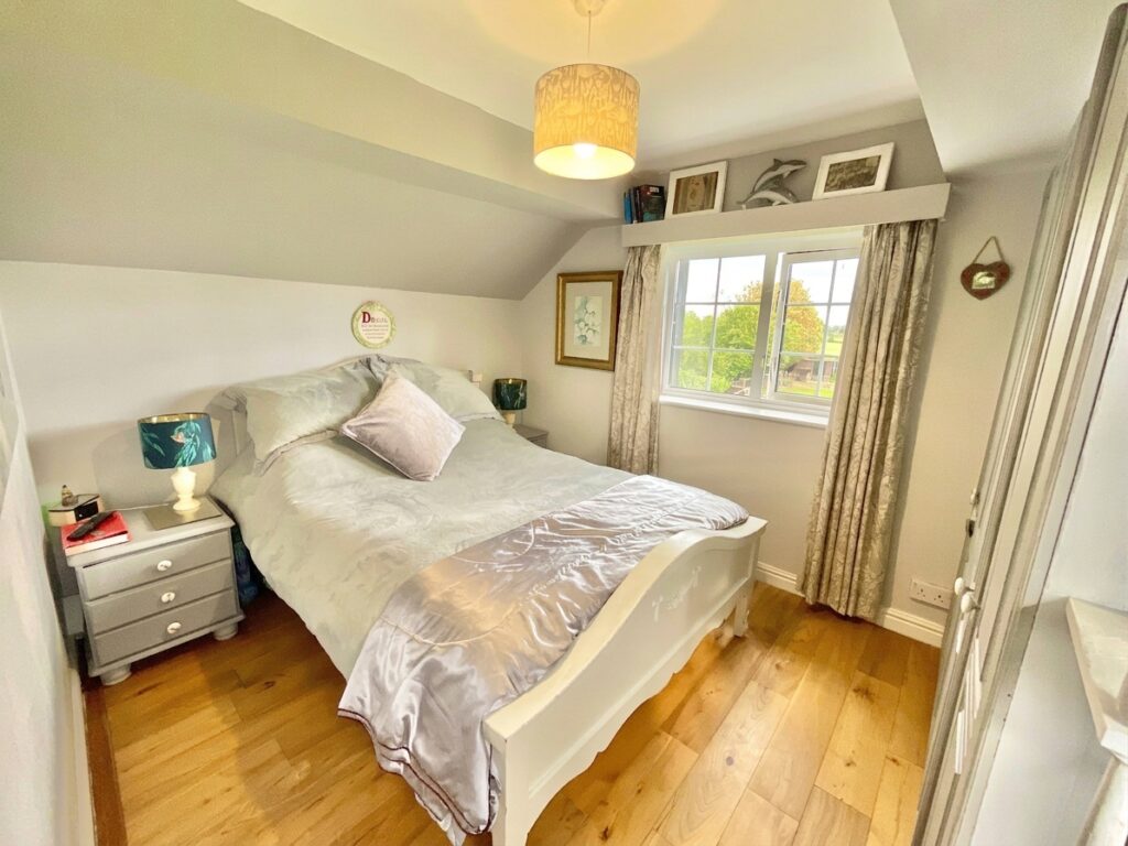 Heath Road, Bromstead, TF10
