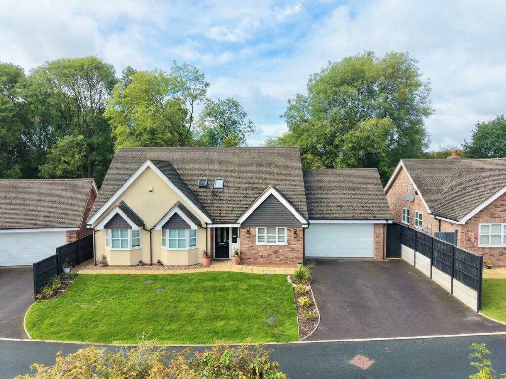 Dean Brook Drive, Bignall End, ST7