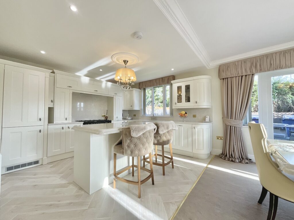 The Fillybrooks, Stone, ST15