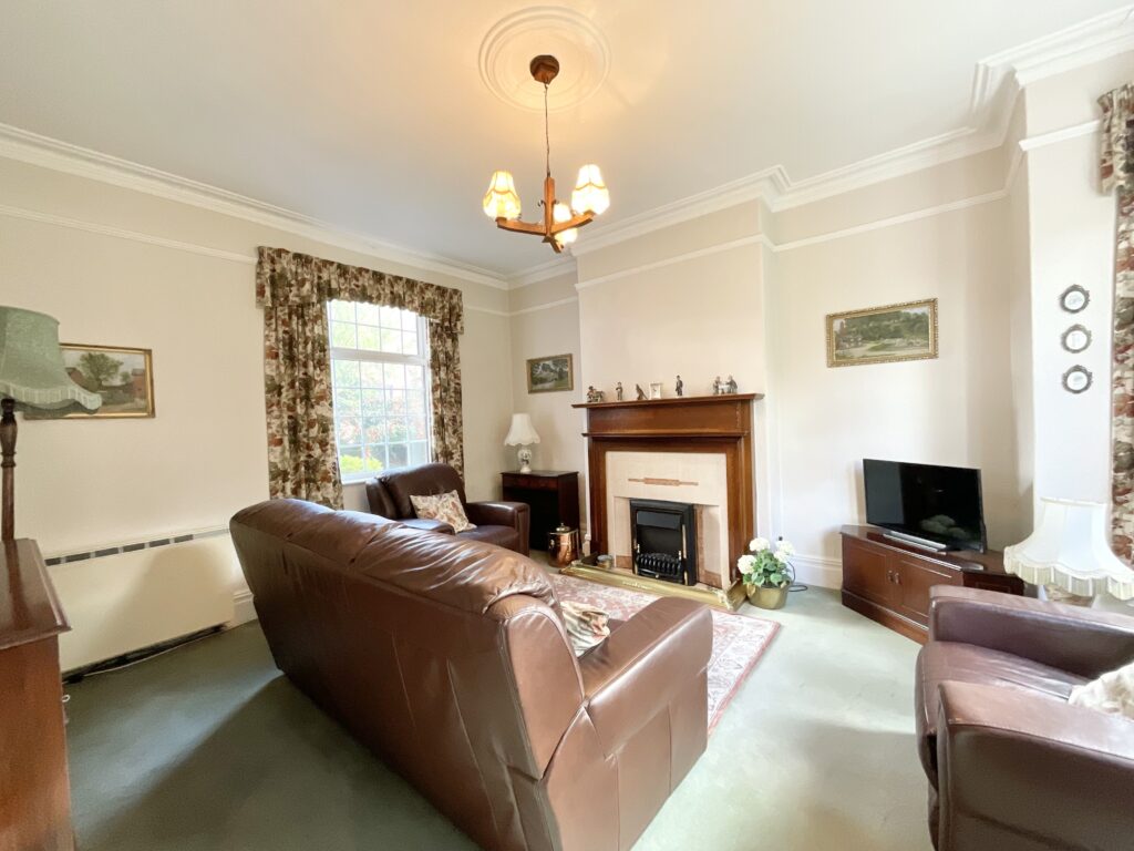 Breach Lane, Tean, ST10