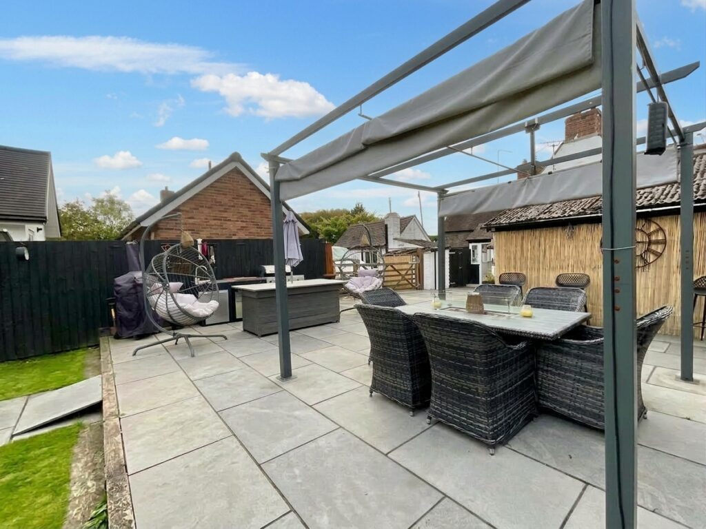 Stone Road, Tittensor, ST12