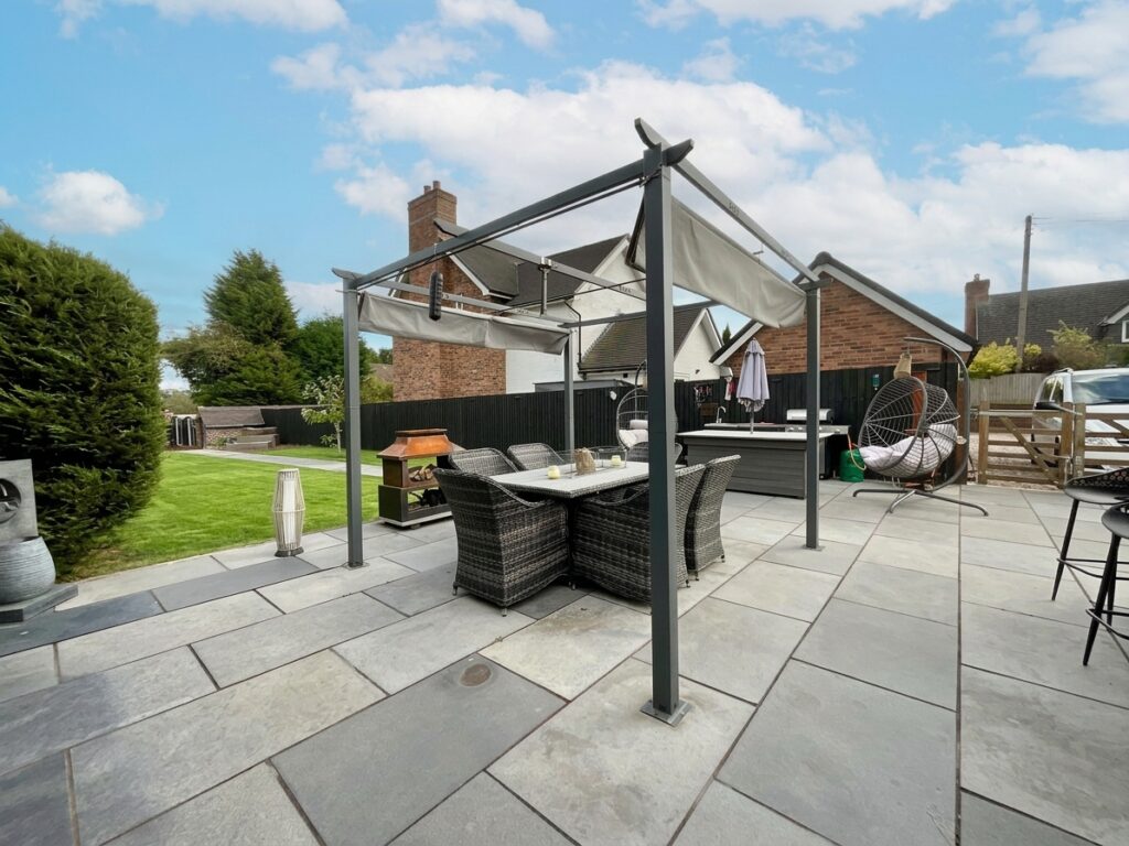 Stone Road, Tittensor, ST12